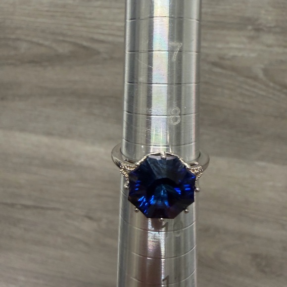 Jewelry - Elegant Blue Gemstone Sterling Silver Ring .925
